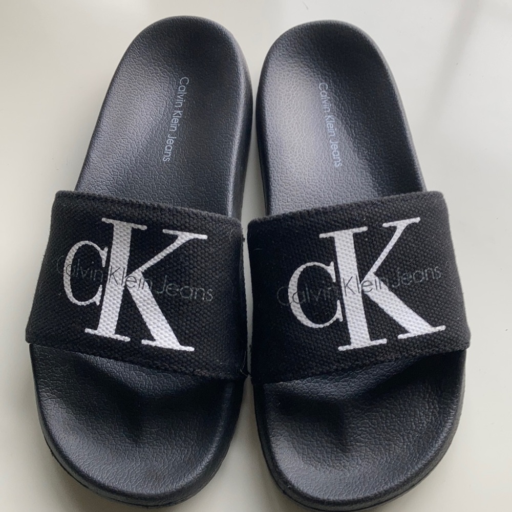Calvin Klein flip flops